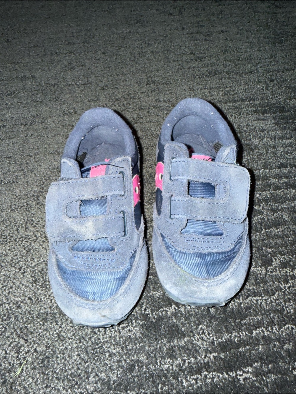 Saucony Kids Jazz Sneaker in Navy and Pink
